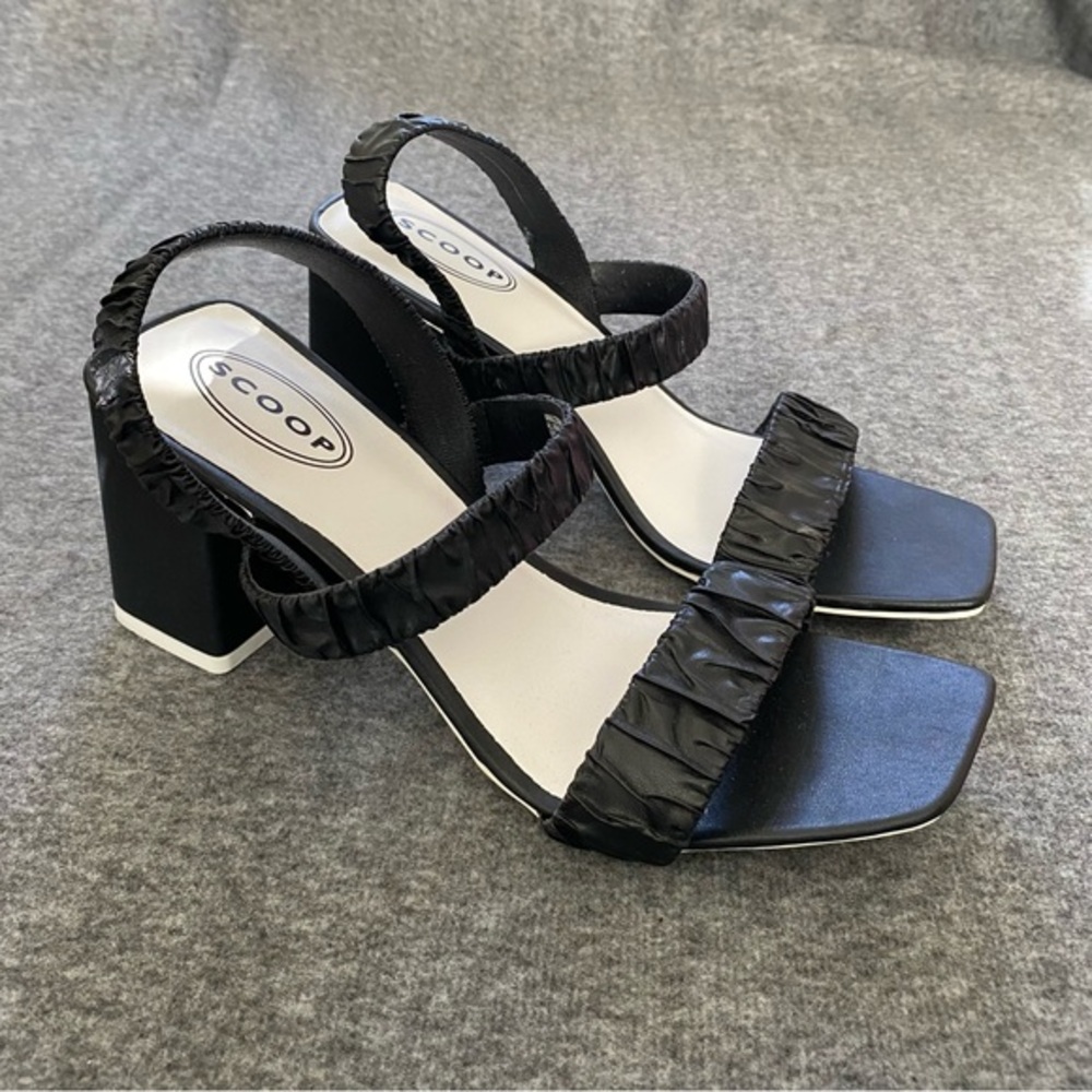 Scoop Shoes Women’s Size 9.5 Heel Black Slip On Stretch Strap